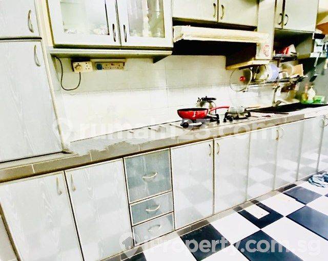 Jurong West, Blk 687