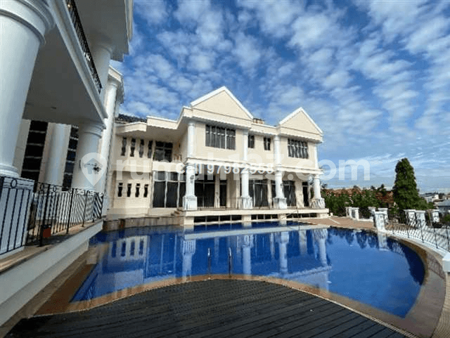 Rare Holland Villas Good Class Bungalow