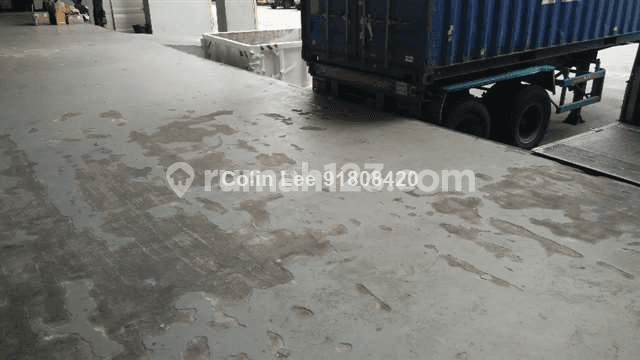 High ceiling B1 unit with office store loading bay