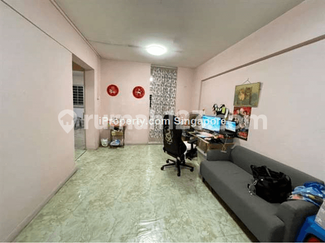 Hougang, Blk 682