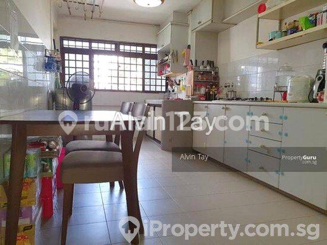 Yishun, Blk 220