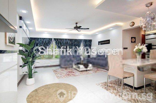 Pasir Ris, Blk 528B