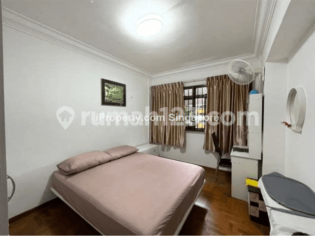 Hougang, Blk 699