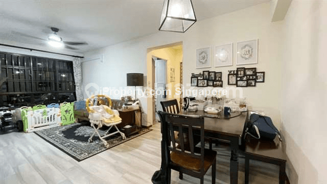Hougang, Blk 933A