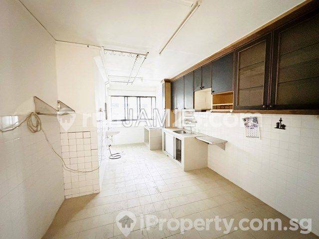 Yishun, Blk 273