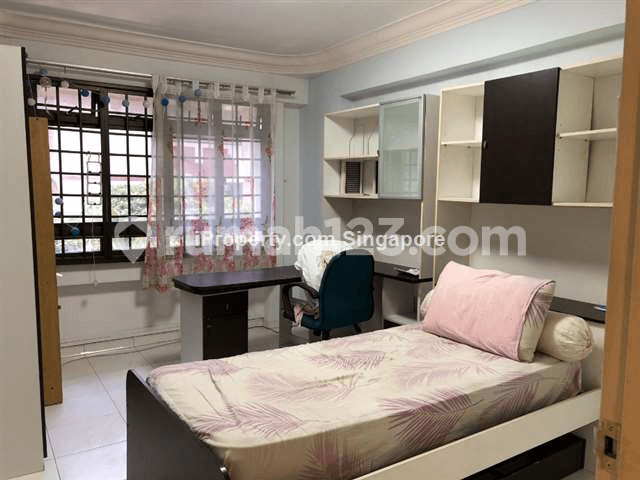 Jurong West, Blk 692