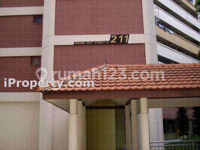 Jurong East, Blk 211