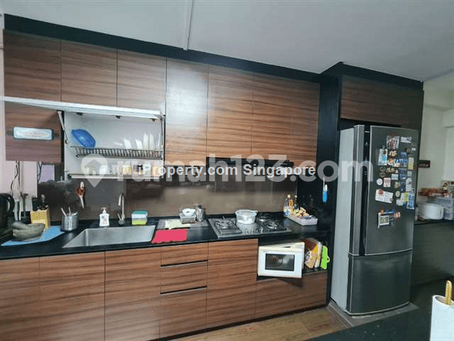 Yishun, Blk 872