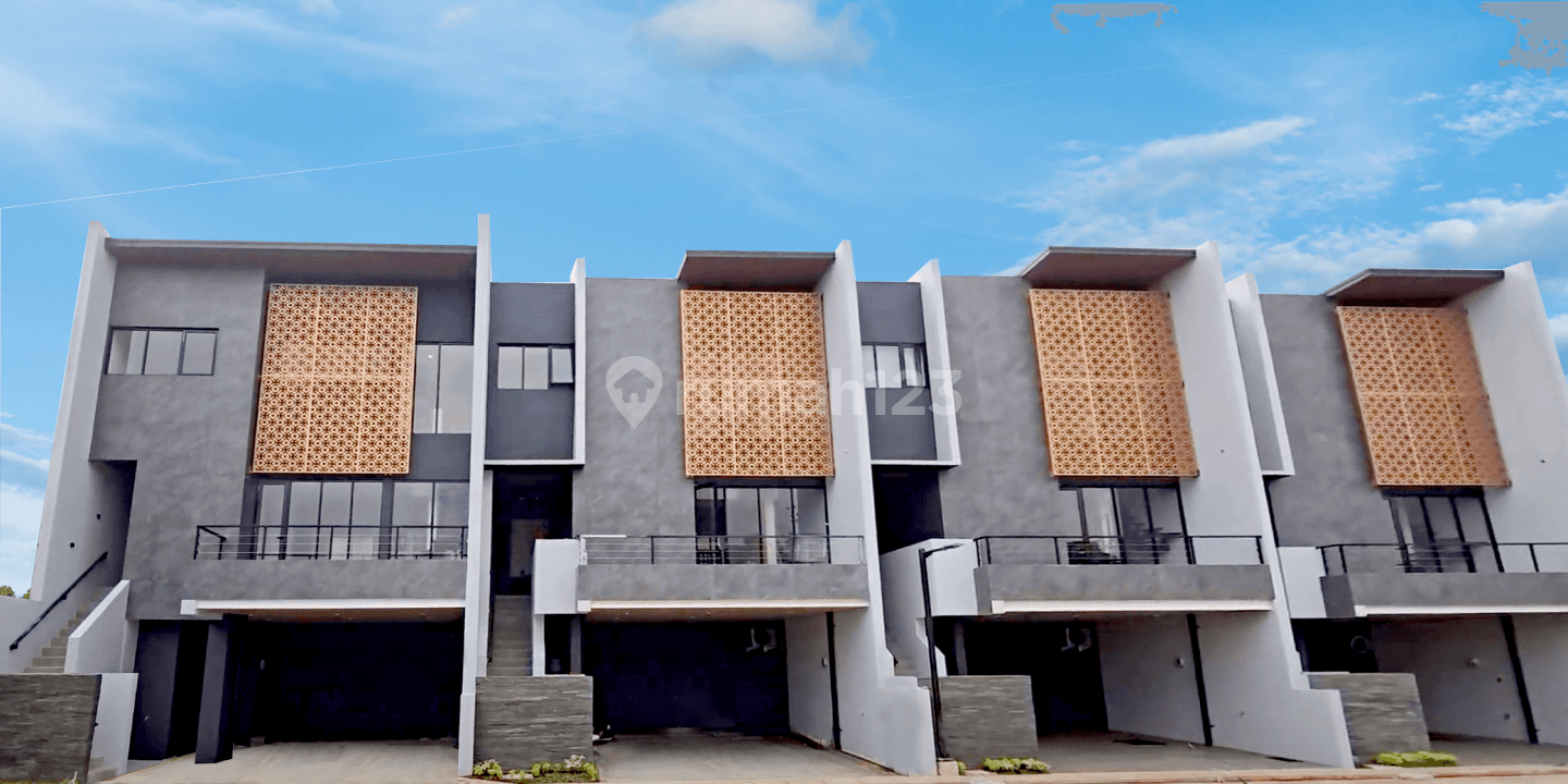 Luxe Court Permata Hijau