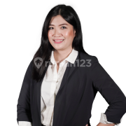 Devina M