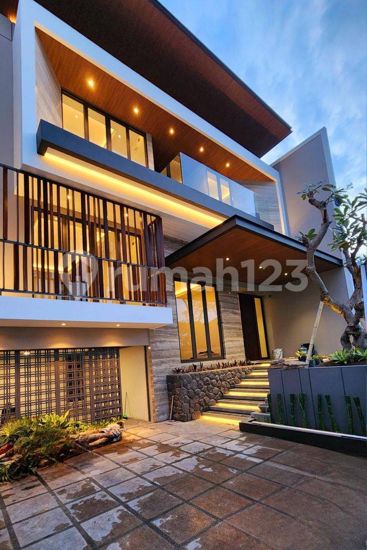 Rumah Gress Citraland Dekat Wiyung Graha Family, Pakuwon Indah