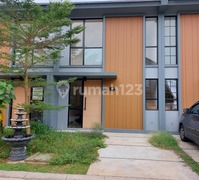 Rumah siap huni di cendana spring lippo karawaci tangerang 