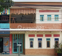 Dijual Ruko/Ruang Usaha Lokasi Komersial Popular di Depok Cocok untuk Usaha. Jalan Ramai, Banyak Perumahan & Dekat Pintu Tol. Properti di Area Ini Terbatas, Banyak Peminat. Tanah Baru, Beji, Depok. 2 Lantai.