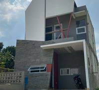 Dijual rumah 2 lantai di jatihandap dkt cicaheum Antapani 