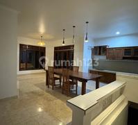 Sewa Rumah Semi Villa di Ubud