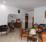 Rumah Cocok untuk di Buat Usaha Kos Kosan Lokasi Oke di Kemayoran