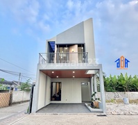 Rumah Furnished 4 Kamar Tidur Dekat Pintu Tol Limo Depok