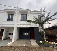 Rumah 2 Lantai Nyaman Di Perumahan Maharaja Pancoran Mas Depok