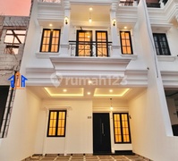 Rumah 3 Lantai Siap Huni di Beji Depok Dalam Komplek Asri