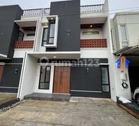 Rumah 3 Lantai Siap Huni Jalan Besar Di Beji Depok