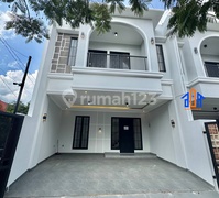 Rumah Mewah Siap Huni Dalam Komplek Asri