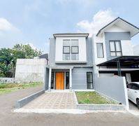 Rumah Cantik 3 Lt Sudah Renov 8 Menit ke Depok Town Center Semi Furnished  J25603