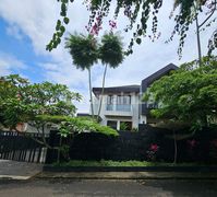 Rumah Modern Tropis Komplek Cinere Depok