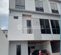 Rumah Baru Minimalis Modern 3 Lt Di Rawasari Jakarta Pusat