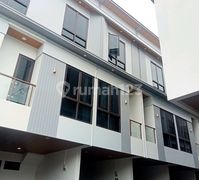 Rumah Minimalis Modern 2lt Di Sunter Agung Jakarta Utara
