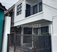 Rumah 2 Lantai Redy Dijln Hazamukti Depok Cimanggis
