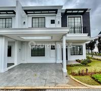 Disewakan Unit Langka! Rumah 2 Lantai Hoek Pik 2 - Brand New! Kawasan Danau Pasir Putih