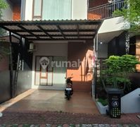 Rumah Strategis 15 Menit ke Stasiun Serpong 2 Lt Bebas Banjir J39295