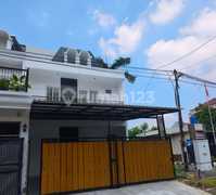 Dijual Rumah Hoek Boulevard Brand New Regensi Melati Mas