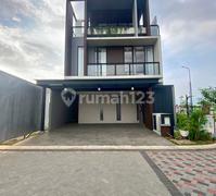 Dijual Rumah Mewah South Tresor , Metland Cyber Puri , Karang Tengah Jakarta Barat