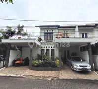 Rumah Siap Huni 2 Lantai + Kolam Renang Pribadi di Pancoran Mas Depok