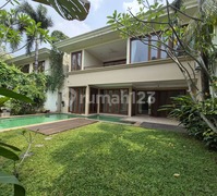 Disewakan Special Rate Rp650juta/Tahun Rumah di Compound Kemang Area, 4 Bedroom & 1 Study Room, Backyard, Negotiable, Asrij
