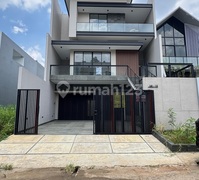 Rumah Intercon Brand New Luas 225M2 3 Lantai