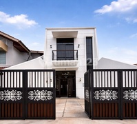 Rumah Klasik Eropa Rasa Istana di Cinere! Mungil, Mewah, dan Megah