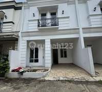 Rumah Lokasi Bagus Harga Murah Cinere PLN Gandul wajib dibeli!