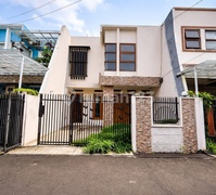 Rumah Cantik dan Siap Huni Rancho Indah Jakarta Selatan