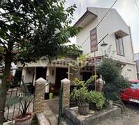  Rumah Mungil, Klasik, dan Kokoh di Mega Cinere