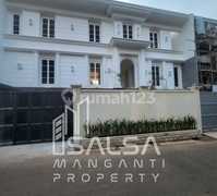 Dijual Cepat Rumah Mewah Cantik Siap Huni Private Pool Harga Rp.30 M.an Lokasi Steategis Nyaman Dan.asri Dekat Kuningan.dan.senayan Dan Dekat Sekolah Dan Dekat Mrt Area Kemang Dalam Kemang Jakarta Selatan