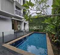 Rumah Minimalis di Kemang Private Pool Bebas Banjir Security 24H