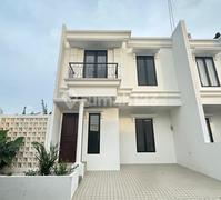 Rumah Siap Huni Dekat Stasiun Lrt 