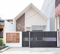 Rumah Bebas Banjir 14 menit ke Summarecon Mall Bekasi Hadap Utara J-37455