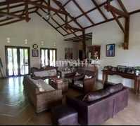 Rumah Tropis Bergaya Villa Nempel Kawasan Premium Alam Sutera