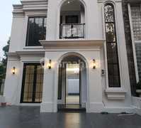 Rumah Mewah Sektor 9, Kolam Renang, Dekat Bxc