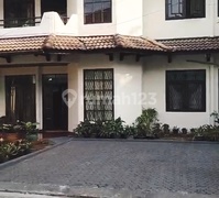 Rumah Besar 2 Lantai di Pondok Labu Jkt Selatan