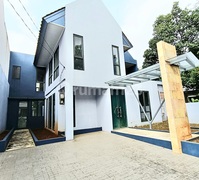Turun Harga Rumah Baru Renovasi Kamar Lima Di Bintaro Jaya