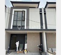 Jual Rumah 2 Lantai Limited Edition Cluster Asya Sentarum Dengan High Ceiling, Lokasi Strategis Di Jakarta Garden City, 015 co 007